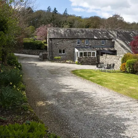Manor Farm Barn *